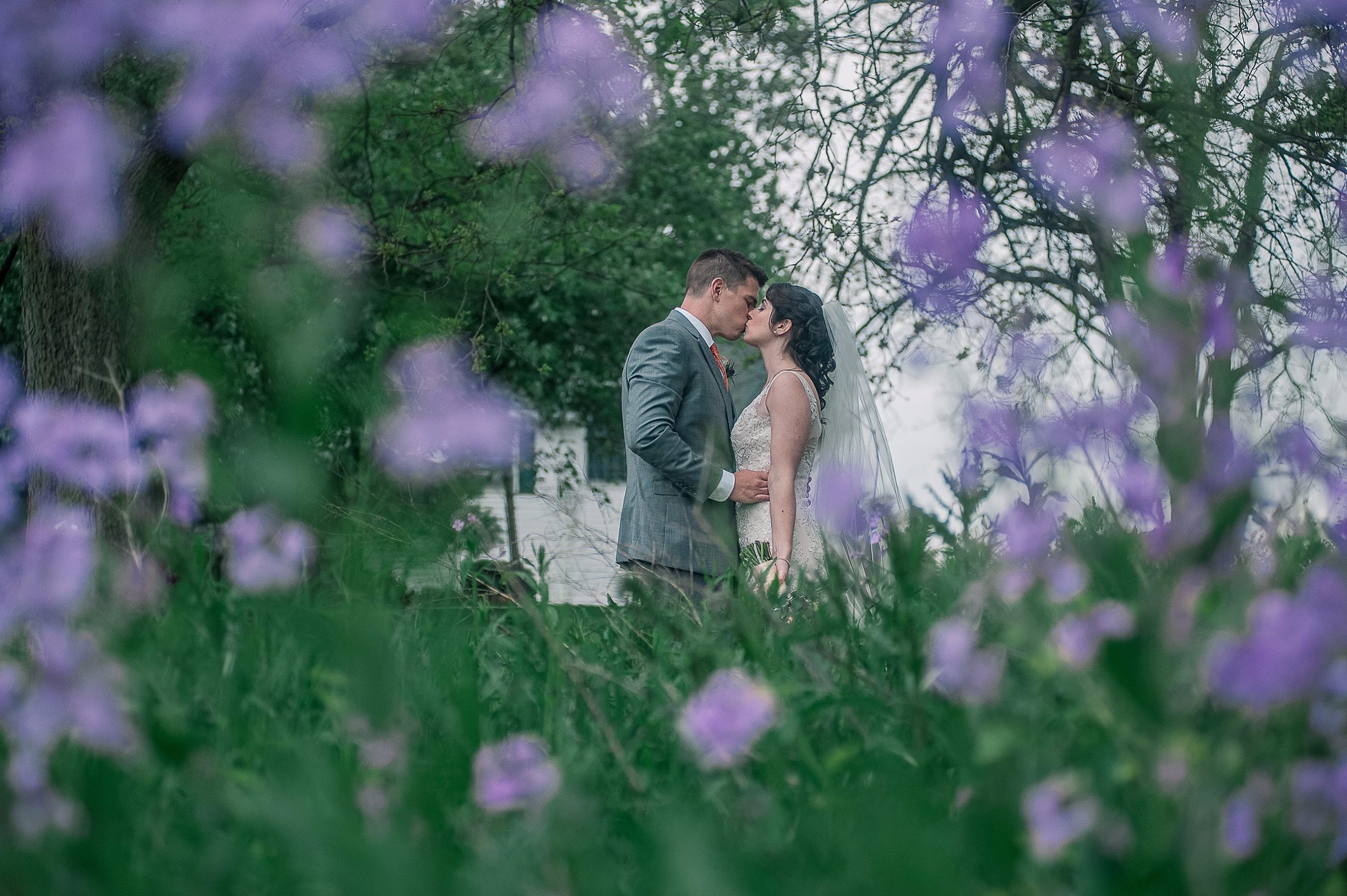 LINDSEY & LUKE’S GORGEOUS FARM WEDDING