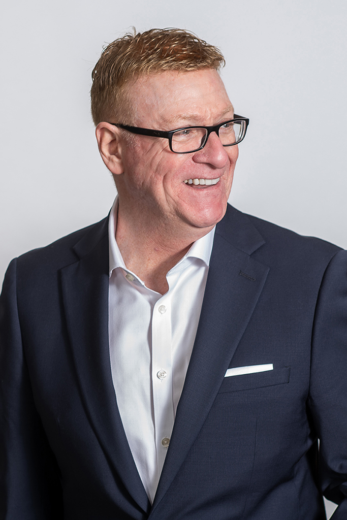 _385a Casual business portrait